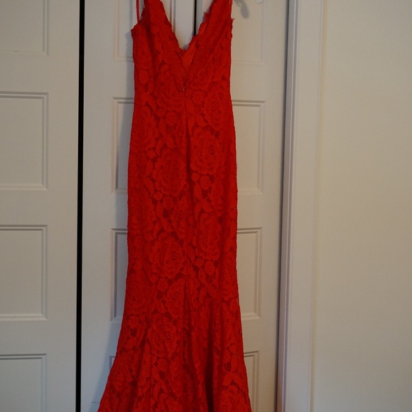 Allover Lace V-Neck Gown with Eyelash Trim Red - Picture 3 of 8